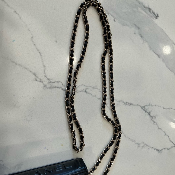 SOLD-Chanel 22B book card holder on chain - Picture 15 of 15